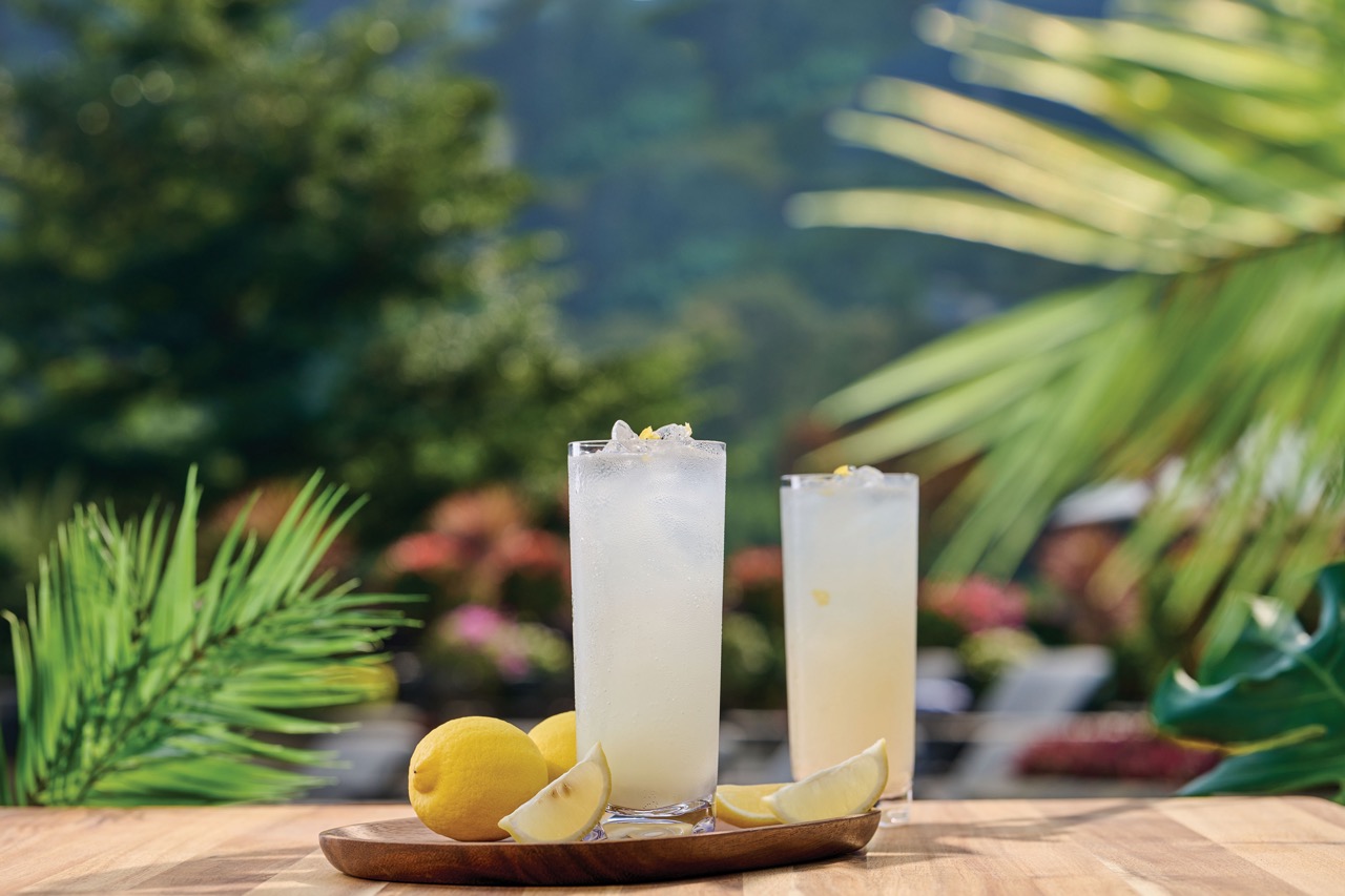 Tall glasses of lemonade with fresh lemons at JW Marriott Hotel HK
